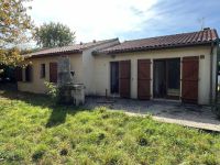 4 Bedroom Town Centre Bungalow In Champagne Mouton