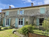 Charmante Maison du Village en Pierre prés de Verteuil sur Charente avec Four à Pain