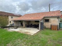 Belle Maison en Pierre avec Dépendances et Jardin