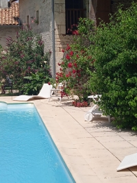 Large 18th Century House with 7 Bedrooms and Swimming Pool, Near Brux And Used For Airbnb