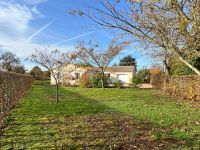 Verteuil-Sur-Charente. Joli Pavillon avec Garage et Jardin