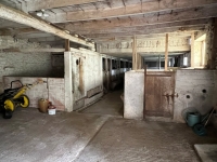 Verteuil-Sur-Charente. Ancien Moulin à Grain dans un Cadre Idyllique