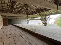Verteuil-Sur-Charente. Ancien Moulin à Grain dans un Cadre Idyllique