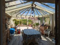 Bel Immeuble Avec Local Commercial et Maison avec Terrasse et Véranda