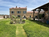Gorgeous Farmhouse With Beautiful Living Space And Walled Garden