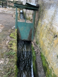 Verteuil-Sur-Charente. Ancien Moulin à Grain dans un Cadre Idyllique