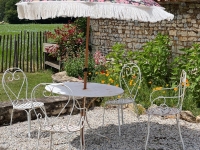 Gorgeous Farmhouse With Beautiful Living Space And Walled Garden