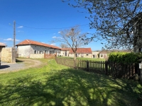 Belle Maison Avec Un Grand Terrain et Des Belles Vues