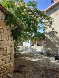 Maison 4 Chambres, Dépendances, Grand Terrain et Piscine