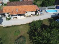 2 Independent Accommodations With Large Gardens And Swimming Pool