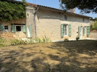 Charmante Maison en Pierre Rénovée dans un Cadre Champêtre et Paisible