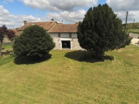 Jolie Maison 2 Chambres et Jardin Clos Et Belles Vues. Près de Civray