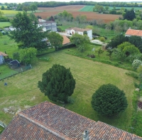 Jolie Maison 2 Chambres et Jardin Clos Et Belles Vues. Près de Civray