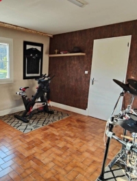 Beautiful Bungalow With A Basement and Views, Near Commerce
