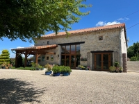 Élégante Demeure Ancienne avec Piscine et Jardin Paysager