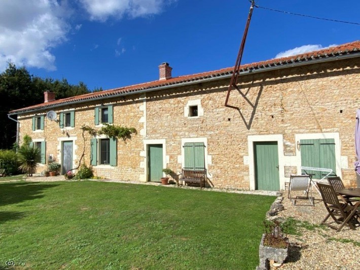 3 Bedroom Farmhouse Dating Back To The 1800's With Outbuildings At Nanteuil-en-Vallée