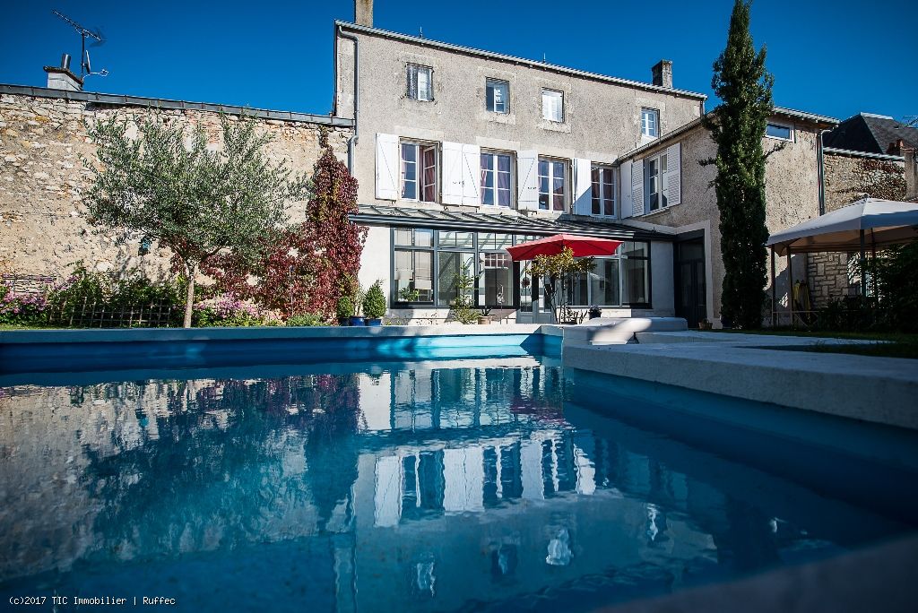 Stunning 6 Bedroom Bourgeoise Town House With Private Gardens And Stunning 6 Bedroom Bourgeoise Town House With Private Gardens And Swimming Pool