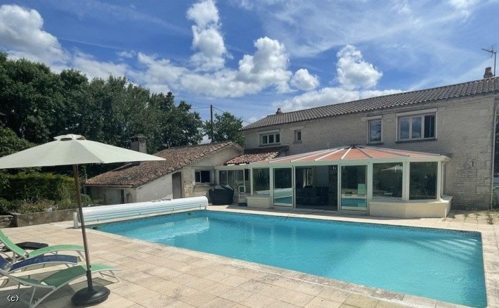 Belle Maison Renovée Avec Piscine Et Gite