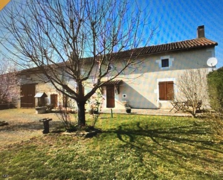 Jolie Maison en Pierre avec 2 Chambres et Dépendances