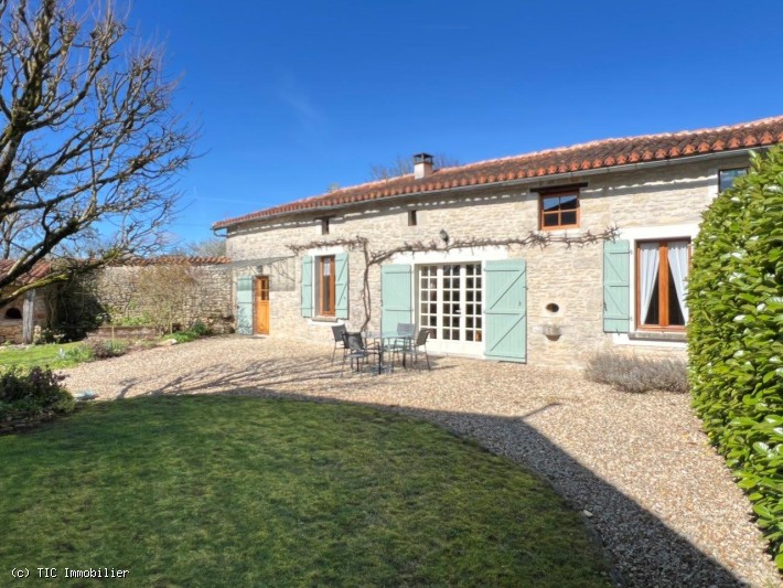 Immaculate 3 Bedroom Stone House with Enclosed Garden and Stone Barn