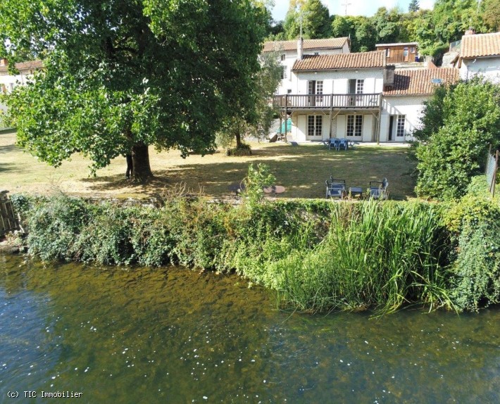 Belle Maison de Village en Bordure de Charente - Verteuil-sur-Charente