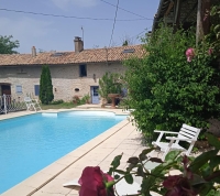 Large 18th Century House with 7 Bedrooms and Swimming Pool, Near Brux And Used For Airbnb