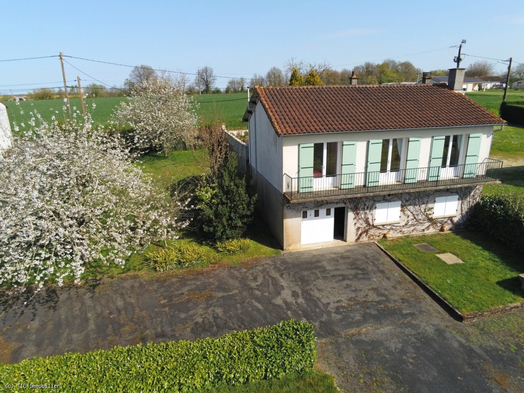 Beautiful Views For This 3 Bedroom Property on Half an Acre. Very Close to Ruffec