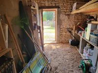 Maison En Pierre Entre Villefagnan Et Sauzé Vaussais : Gros Potentiel