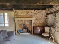 Maison En Pierre Entre Villefagnan Et Sauzé Vaussais : Gros Potentiel