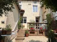 Belle Maison de 4 Chambres dans le Pittoresque Village de Nanteuil-en-Vallée