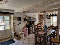 Très Belle Maison Ancienne de 4 Chambres dans un Hameau Calme