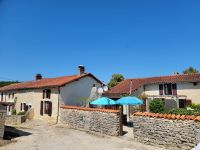 Très Belle Maison Ancienne de 4 Chambres dans un Hameau Calme