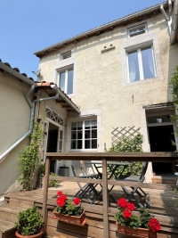 Belle Maison de 4 Chambres dans le Pittoresque Village de Nanteuil-en-Vallée