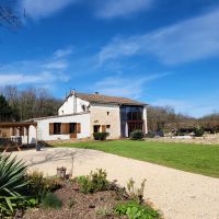 Beautiful barn conversion with Swimming Pool and large garden