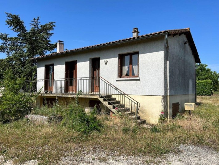 Maison Ancienne à Proximité d'un des plus Beaux Villages de Charente