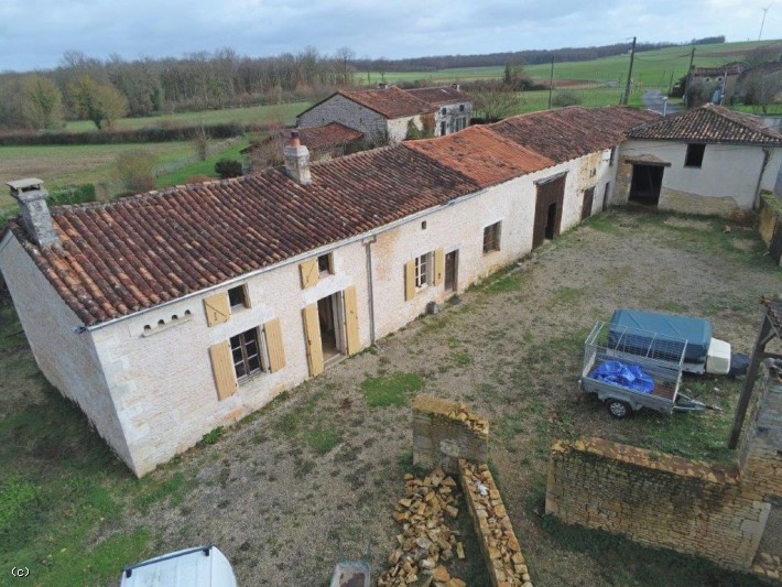 Belle Maison Ancienne Au Calme Avec Terrain De Plus d'un Hectare