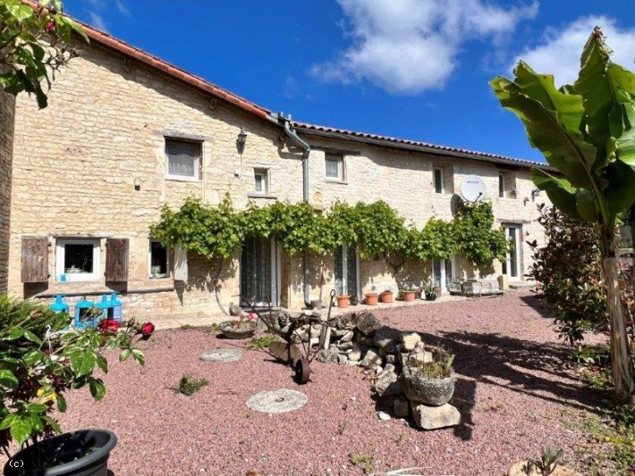 Maison de Village de 3 Chambres Avec Joli Extérieur