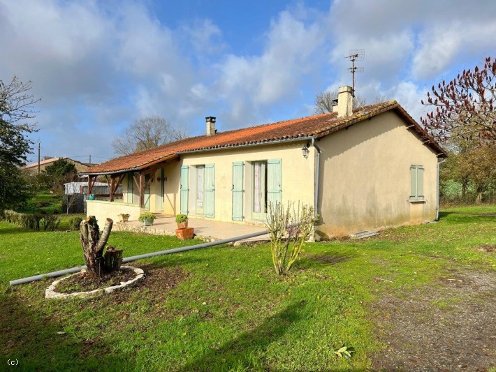 Nanteuil-En-Vallée. 3 Bedroom Bungalow to Refurbish with Enclosed Garden and a Basement