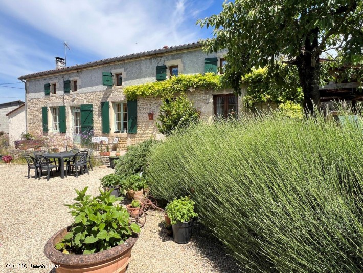 Fabulous 3 Bedroom Character Property With Gorgeous Gardens Leading Towards The River
