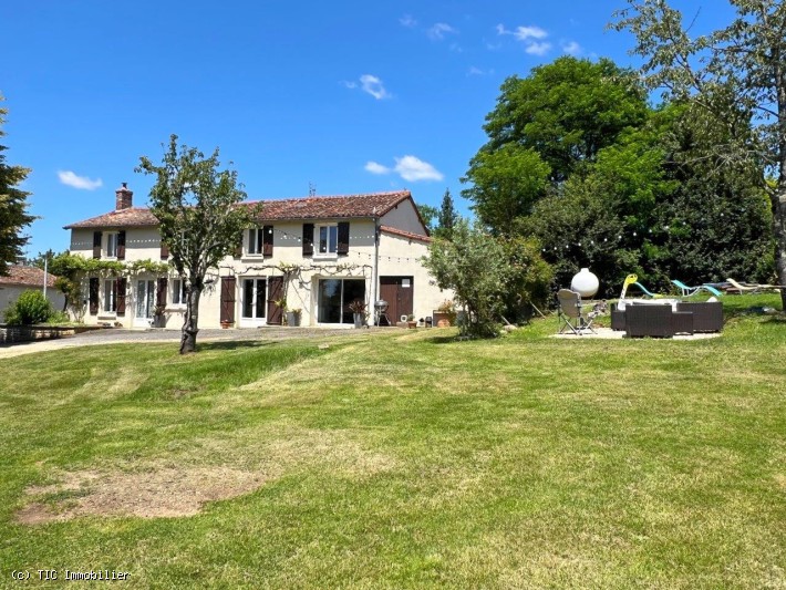 Beautiful Old House with Lovely Garden and Swimming Pool
