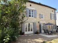 Superbe Maison de Village de 5 Chambres Près de Champagne Mouton