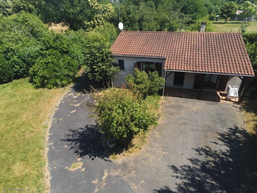 Detached Bungalow In A Quiet Hamlet 2kms To Champagne Mouton