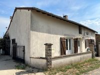 Spacious 3 / 4 Bedroom Cosy Stone House Close To Ruffec On 1482m²