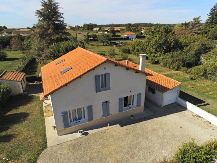 Maison en Pierre, 5 chambres ; Verteuil-sur-Charente