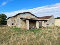 Maison à Terminer de Rénover avec Dépendances et Jardin Clos