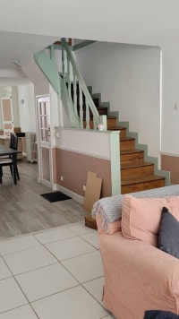 Beautifully-presented 2 Bedroomed Town house
