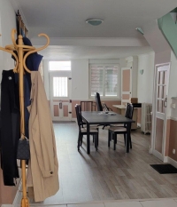 Beautifully-presented 2 Bedroomed Town house