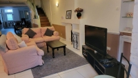 Beautifully-presented 2 Bedroomed Town house