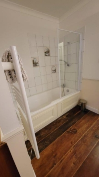 Beautifully-presented 2 Bedroomed Town house