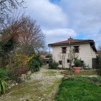 Pretty stone house with large garden